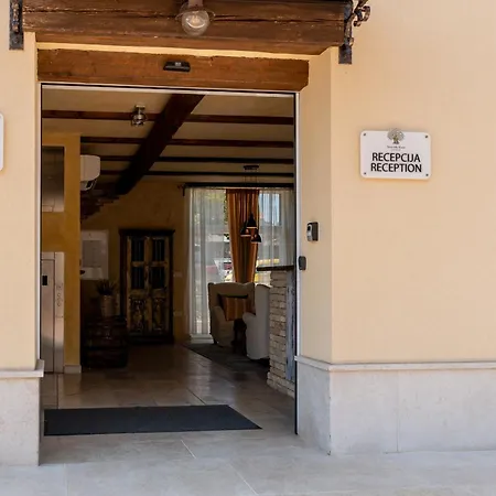 Stara Sola - Oleander Korte