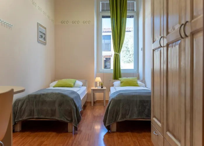 Stara Sola - Oleander Korte